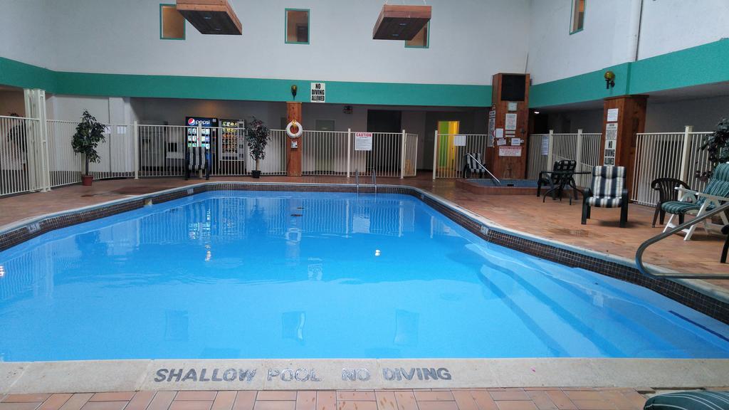 Best Value Inn & Suites Parry Sound Exterior foto